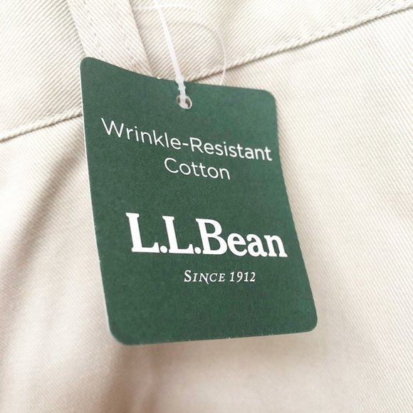 L.L. Bean Men's Tan Khaki Wrinkle Resistant Shorts 35 - Picture 2 of 3